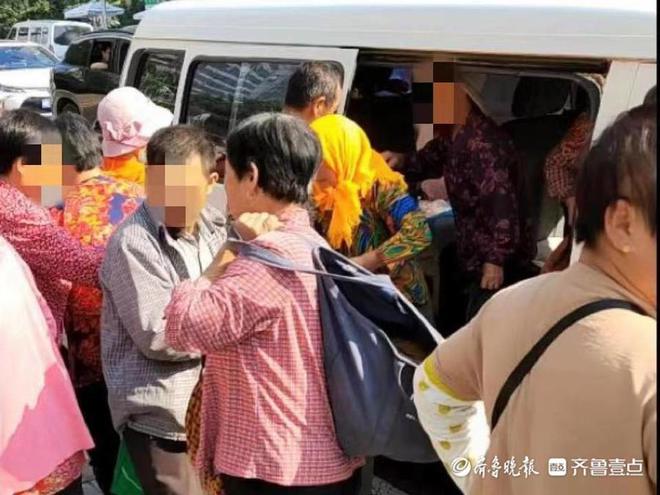 VR彩票挺能“装”！核载9人面包车实际乘载17人被罚(图2)