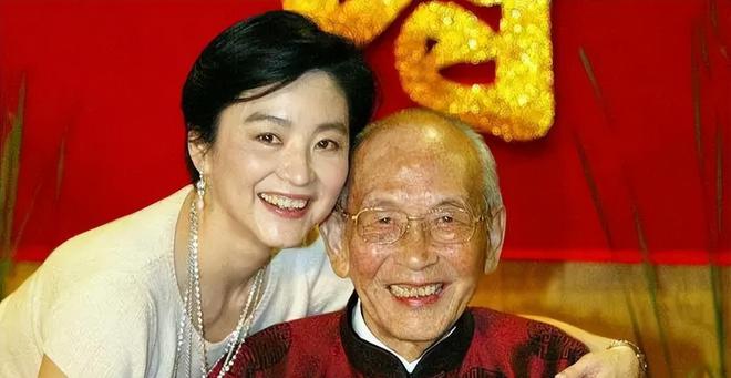 VR彩票32年前林青霞与亲姐在河南相认对方一贫如洗(图33)