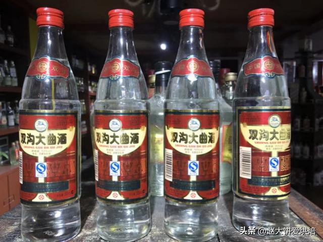 VR彩票广东一酒友喝了10多年的廉价酒单火了酒友：良心纯酿够地道(图2)