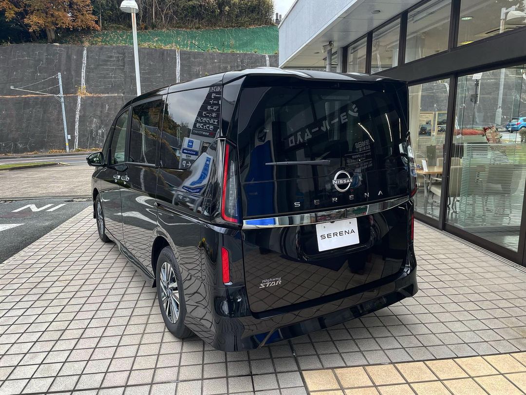 VR彩票全新日产Serena 比面包车更加有档次 实用的家用MPV(图2)