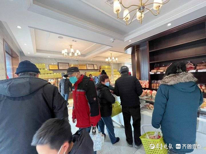 一口下去都是年味！济南百年老字号糕点店迎来销售高峰VR彩票(图1)