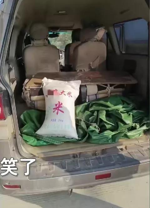 VR彩票江苏一位大爷骑三轮突然莫名被一辆面包车狂追几公里(图5)