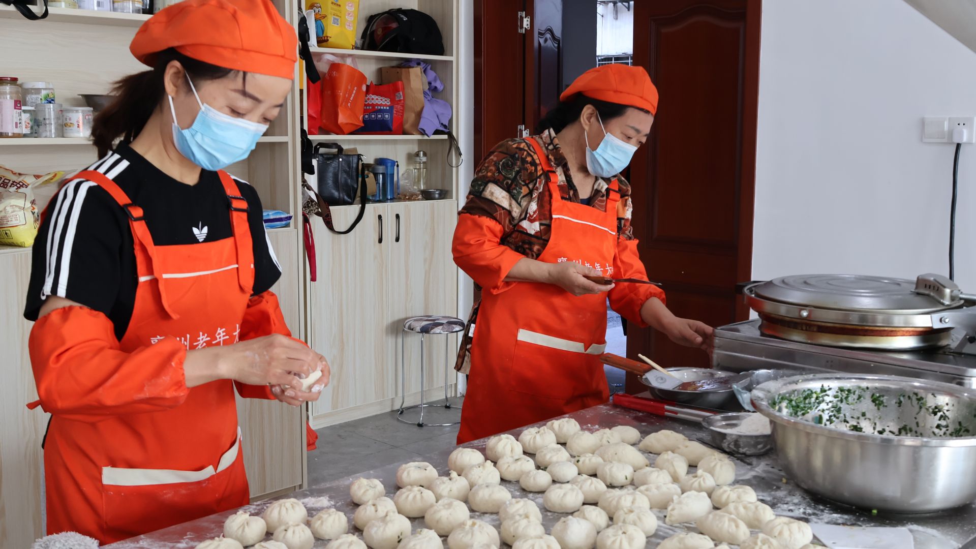 品美味 学厨艺 老年生活更有趣VR彩票(图3)